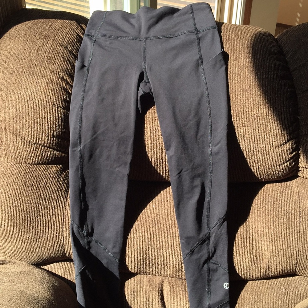 LULULEMON PACE RIVAL CROPS